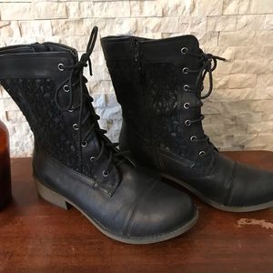 Lace combat boots